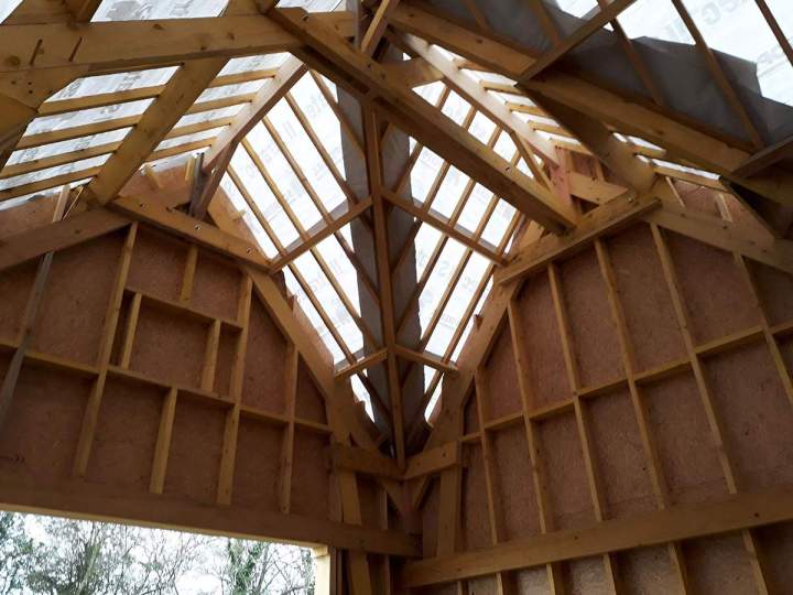 Solutions d'isolation performantes pour vos combles et toitures.